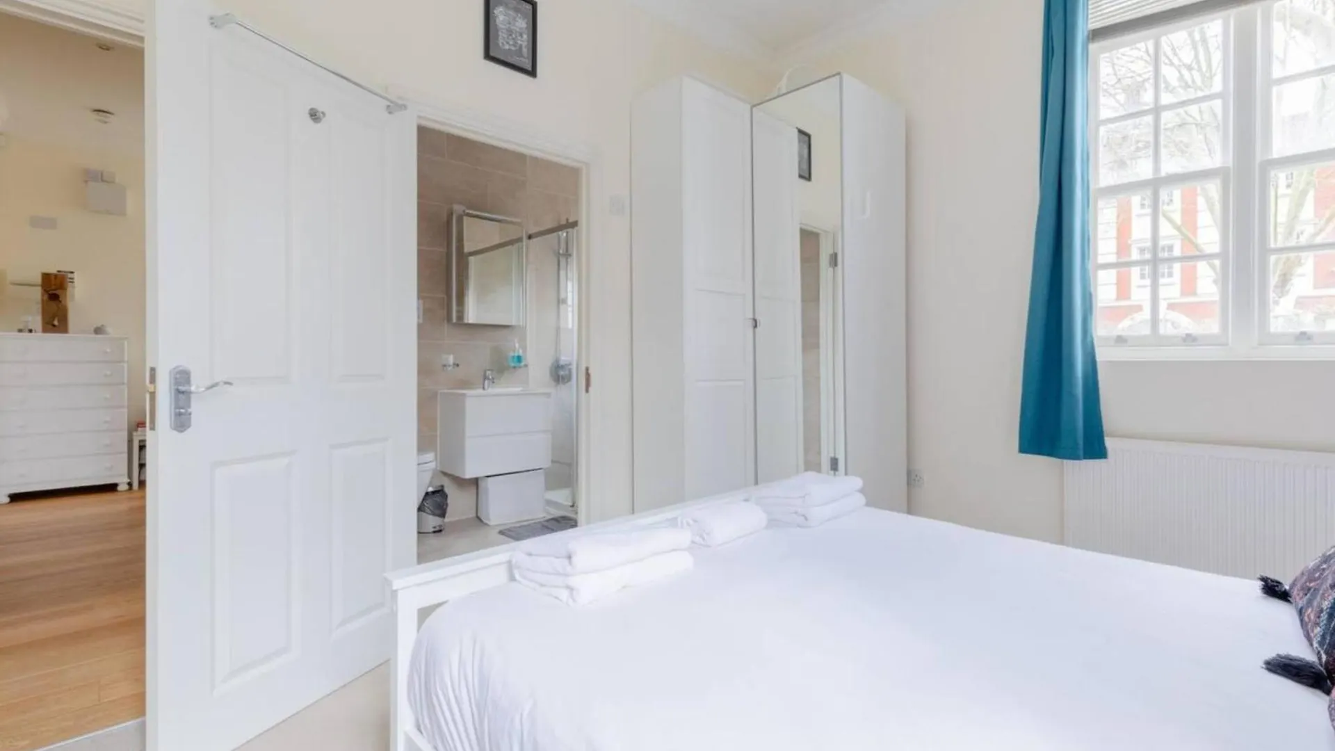 Stylish Bohemian 2Bd Flat Mile End Park! Apartment London