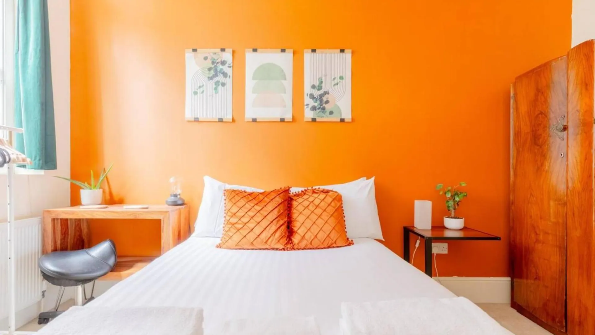 Stylish Bohemian 2Bd Flat Mile End Park! Apartment London