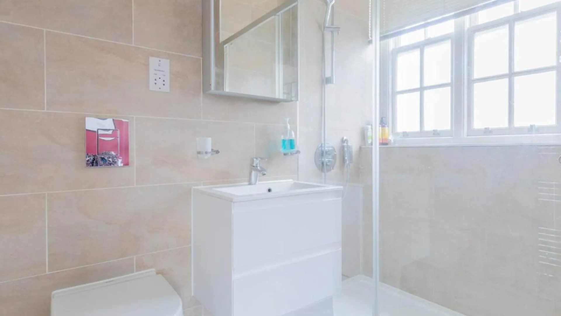 Stylish Bohemian 2Bd Flat Mile End Park! Apartment London